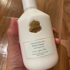 【ほぼ新品】Laline デッドシー ミネラル ボディクリーム & ボディミストの画像