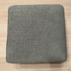 IKEA EKENAS 足置きの画像