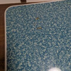 折り畳みテーブルの画像