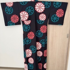 黒地浴衣｜モダンレトロな大柄花模様｜お祭りや花火大会にの画像