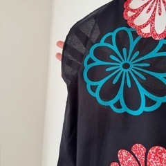 黒地浴衣｜モダンレトロな大柄花模様｜お祭りや花火大会にの画像