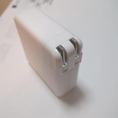 【純正・未使用】64W USB-C 充電器の画像