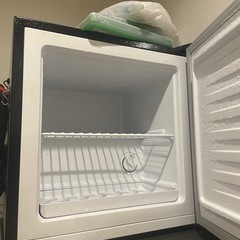 【ジャンク品】小型冷凍庫の画像