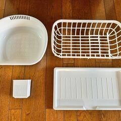 55. 【新品】水切りカゴ・水切りカゴ台座・箸立て・洗い桶 4点セット 全てプラスチックの画像