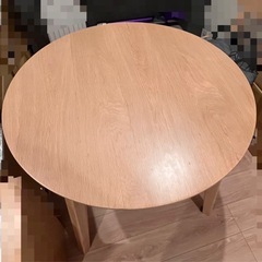 ダイニングテーブルの画像