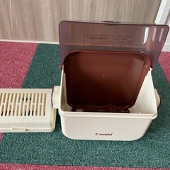 Combi 哺乳瓶用消毒ケース アイボリー/ブラウンの画像