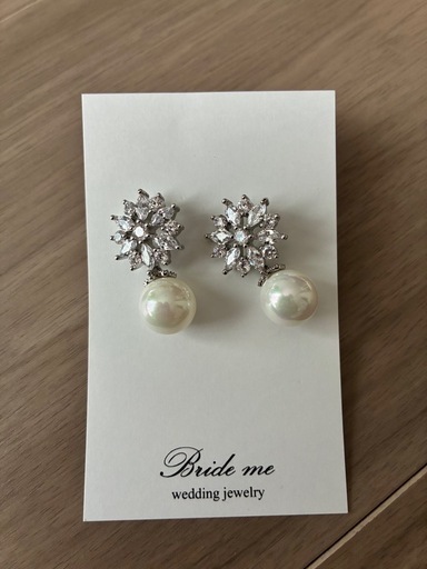 ピアス　結婚式