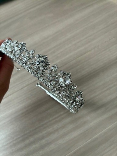 ティアラ　結婚式