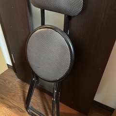 折りたたみ椅子の画像