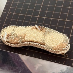 ビーズ装飾　ヘアクリップ　新品同様の画像