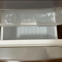 お渡しの方決まりました❗️138L冷蔵庫 ・電子レンジ・デスクの画像