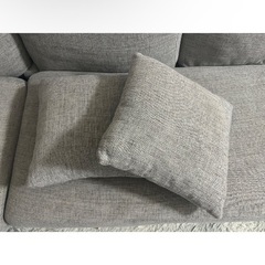 　3人掛けソファアイリスオーヤマ クッション2個付きの画像