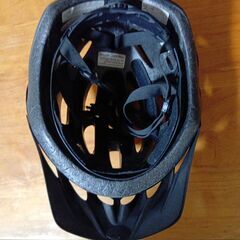 自転車 ヘルメット 小学生～大人用 BELL 53cm～60cmの画像