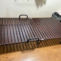 すのこ折りたたみベッドの画像