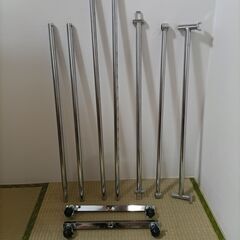 スリムハンガーラック（スチール製）の画像