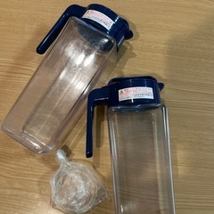 お茶ポット2つの画像
