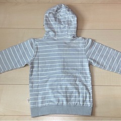 100 新品　アンパンマンの薄手パーカーの画像