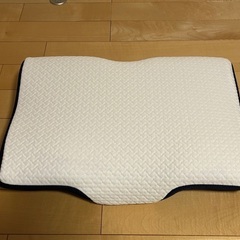 DreamCat's 日本製　低反発枕　１回のみ使用の画像