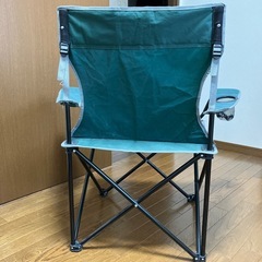 折りたたみイスの画像