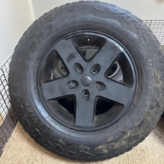 jeep タイヤ　17インチブラックホイールの画像