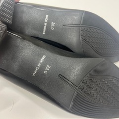 黒パンプス　２３センチの画像