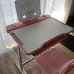 子供用デスクの画像