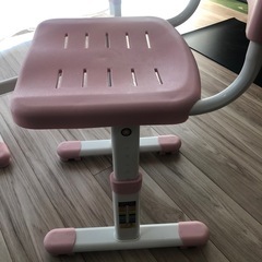 子供用デスクの画像