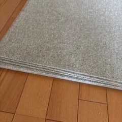 タイルカーペット　グレー　50✖️50を20枚　30枚も可　　の画像