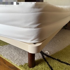 シングルベッド・脚付きマットレス台の画像