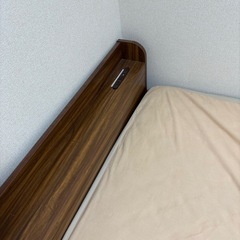 ダブルベッドの画像