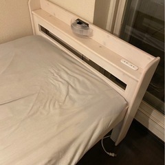ベッドの画像