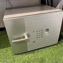 スタイリッシュなテンキー式耐火金庫
の画像