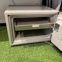 スタイリッシュなテンキー式耐火金庫
の画像
