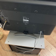 32インチのシャープテレビ＆テレビ台の画像