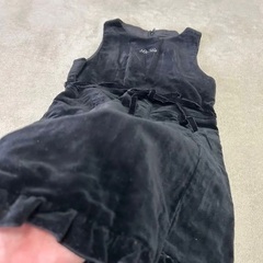 Bebeブラック ベルベット ジャンバースカート100cmの画像