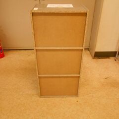 【利再来留館（調布市粗大ごみ再生品）】　出品Ｎｏ．12　　品名　カラーボックスの画像