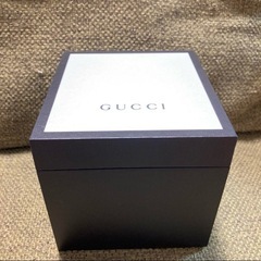 GUCCI 時計　空箱　クッション付きの画像