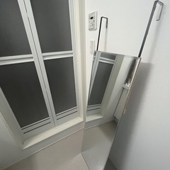 壁掛け用姿鏡の画像