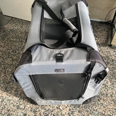 ペットゲージ持ち運び用 バック メッシュで通気性良いです。の画像