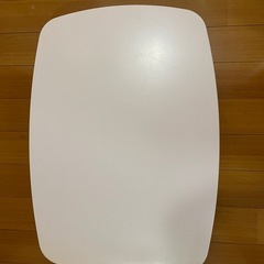 ニトリ　薄いピンク　テーブル　（取引中）
の画像