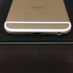 動作品　iphone 6s　64GB　ゴールド　SIMフリー　充電82％の画像