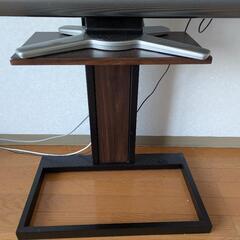 テレビとテレビ台の画像