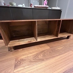 ビンテージのテレビ台の画像