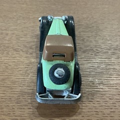 ミニチュアカーブランド🏎️ ドイツ🇩🇪 ブガッティシロン かっこいい コレクション 置物 モデルカー ミニカー 外国車 傷・汚れアリ💦　緑 黒の画像