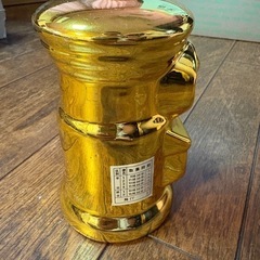 貯金箱　郵便ポスト　金色の画像
