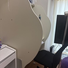 【無料】学習机と椅子の画像