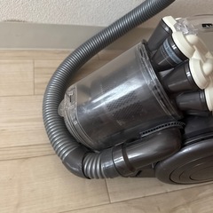 ダイソン DC26 サイクロン式　コードタイプ掃除機の画像