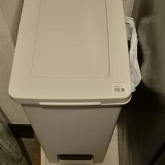 ペダル式ゴミ箱 45Lの画像