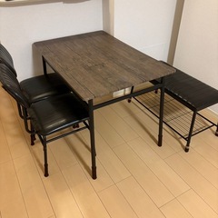 ダイニングテーブルセットの画像