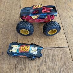 Hot Wheels コースと車両2台のセットの画像